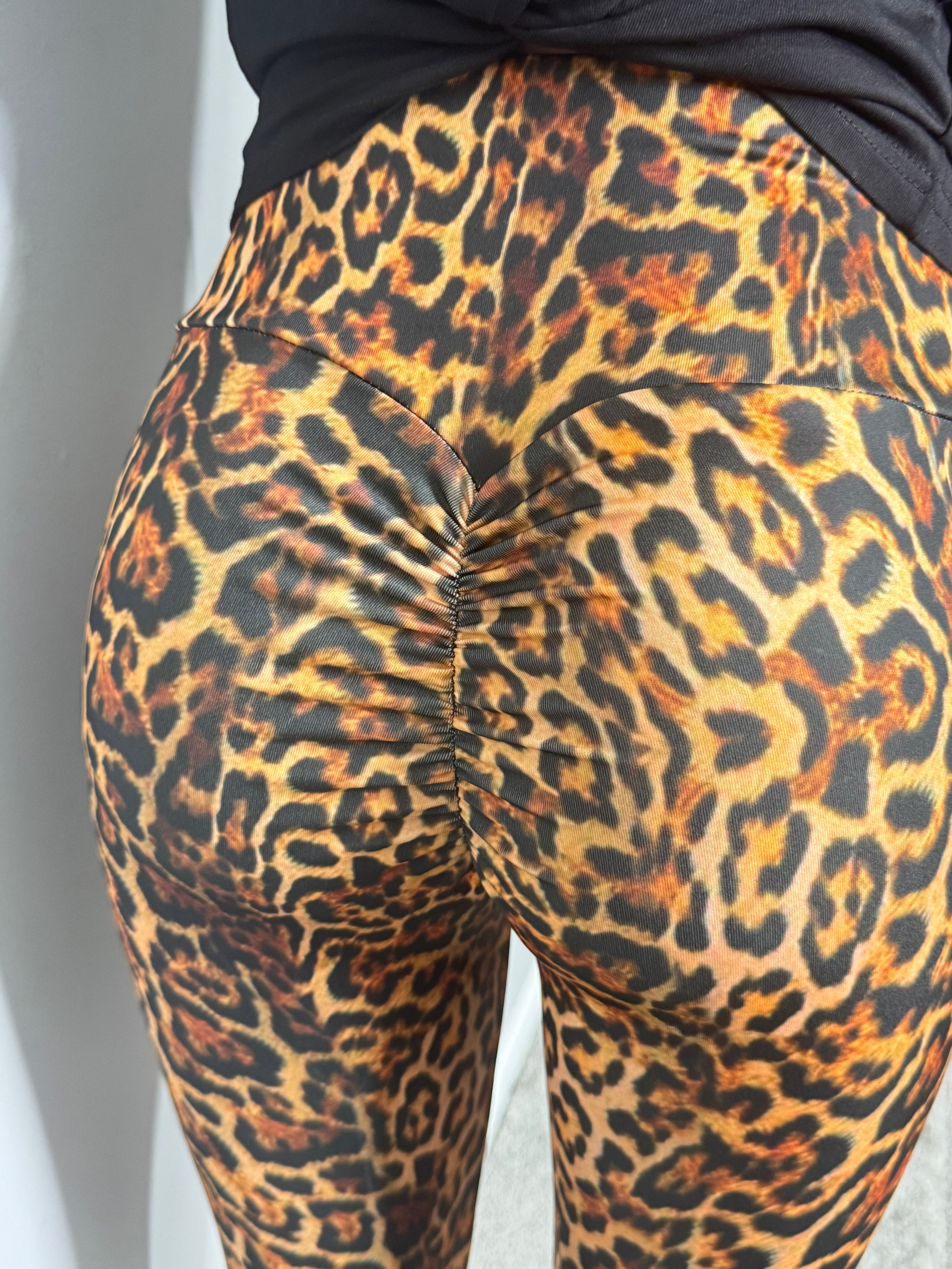 Brokey Scrunch Butt Set